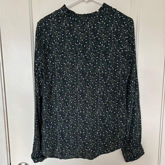 Hinge Long Sleeve Blouse Leaf Print Green and Black Size Medium - Picture 2 of 8